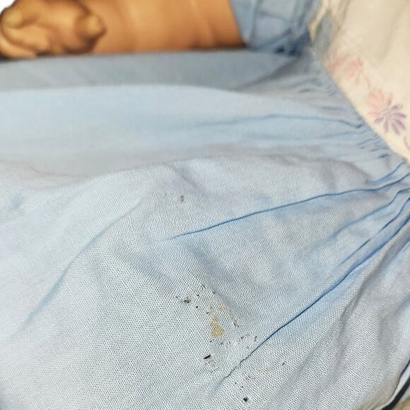 20" Vintage "Cuddles Up" Drink, Wet, Cry~Oil Cloth & Vinyl Baby W/Bear, Blanket - Picture 12 of 12